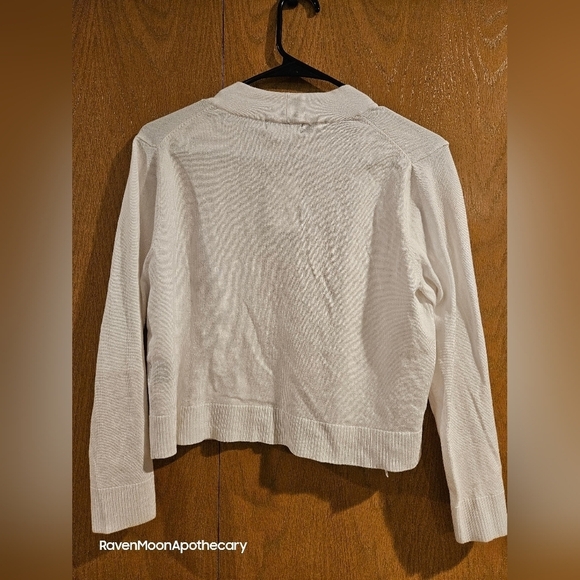 NWT Premise Studio White Sweater - Picture 2 of 4